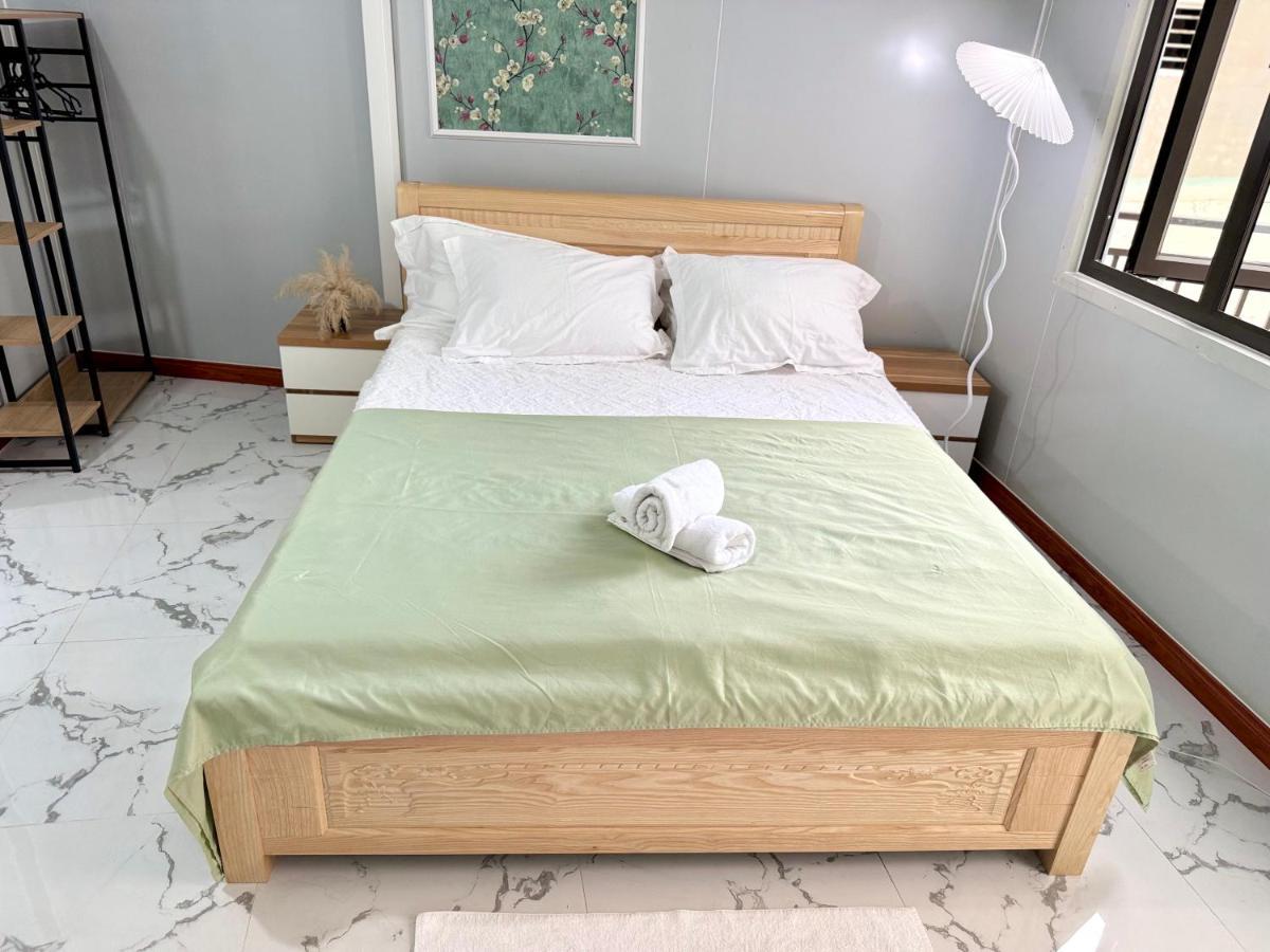 Local Me - Exclusive Centre Room Hai Phong Exterior photo